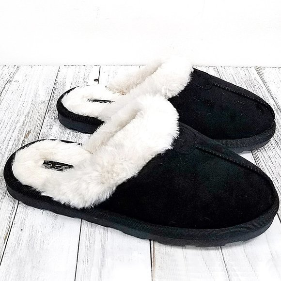 Shoes - Restocked New Black Furry Fuzzy Slippers Slides